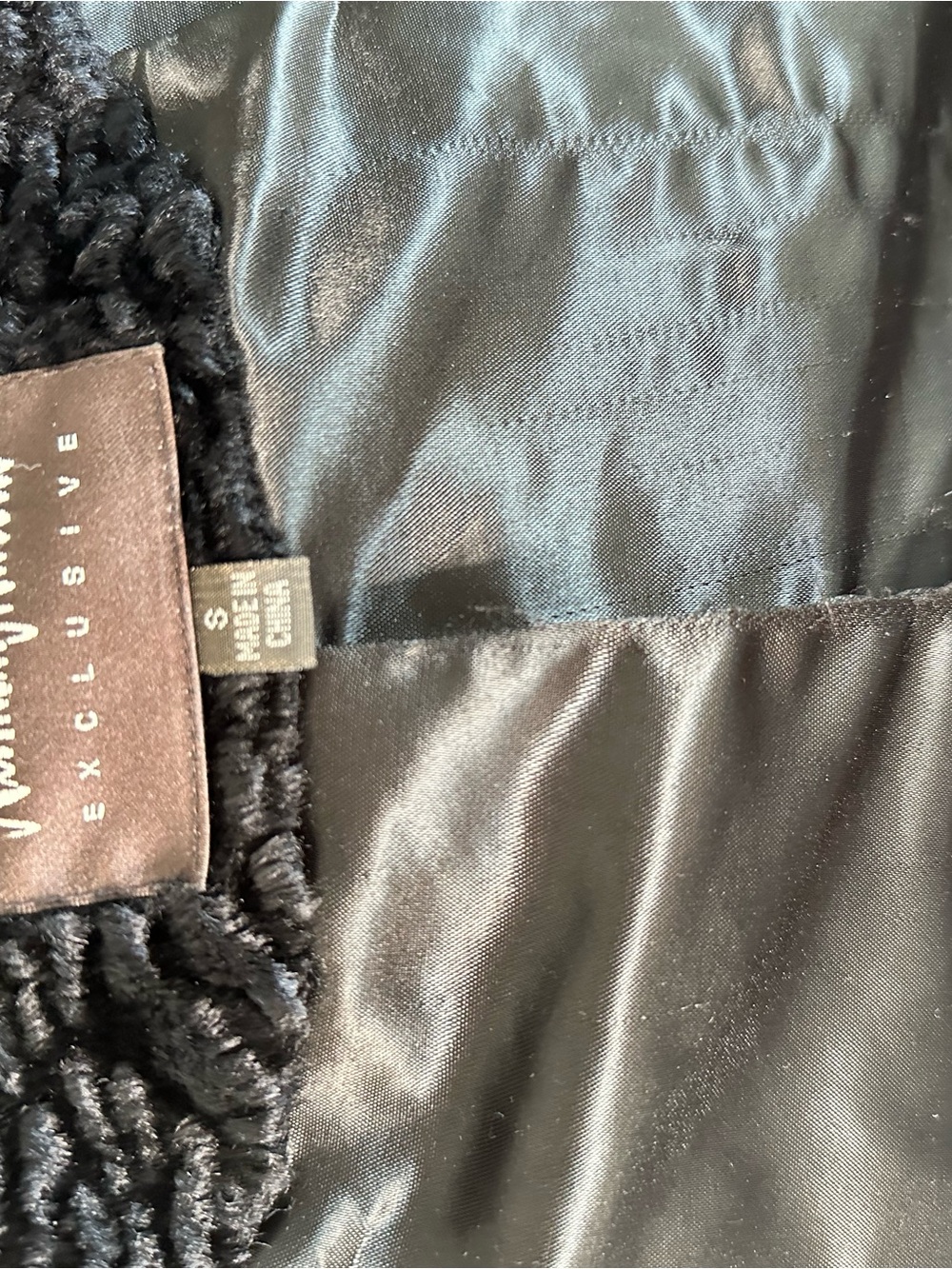 Neiman Marcus Black Textured Cape with Faux-Fur Collar - Picture 3 of 7